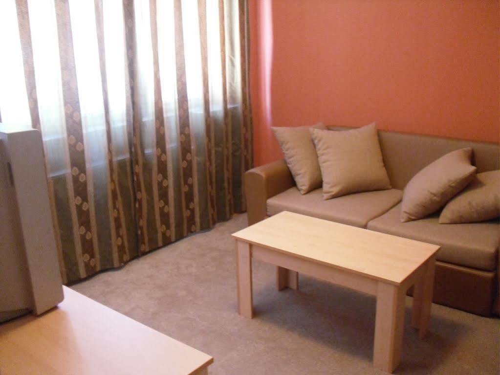 Bor Hotel Belitsa  Exteriör bild